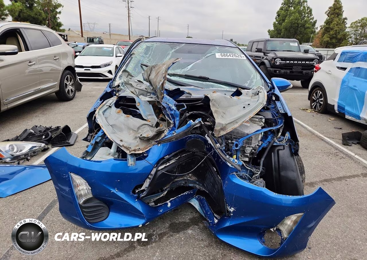 2016 Toyota Prius C One VIN:JTDKDTB33G1589362 - 5