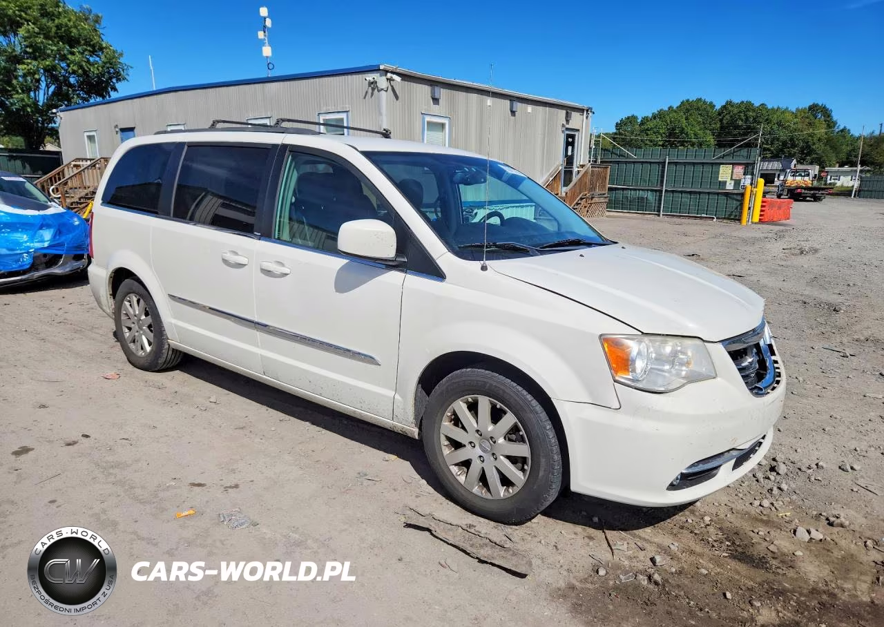 2013 Chrysler Town & Country Touring VIN:2C4RC1BG4DR663680 - 4