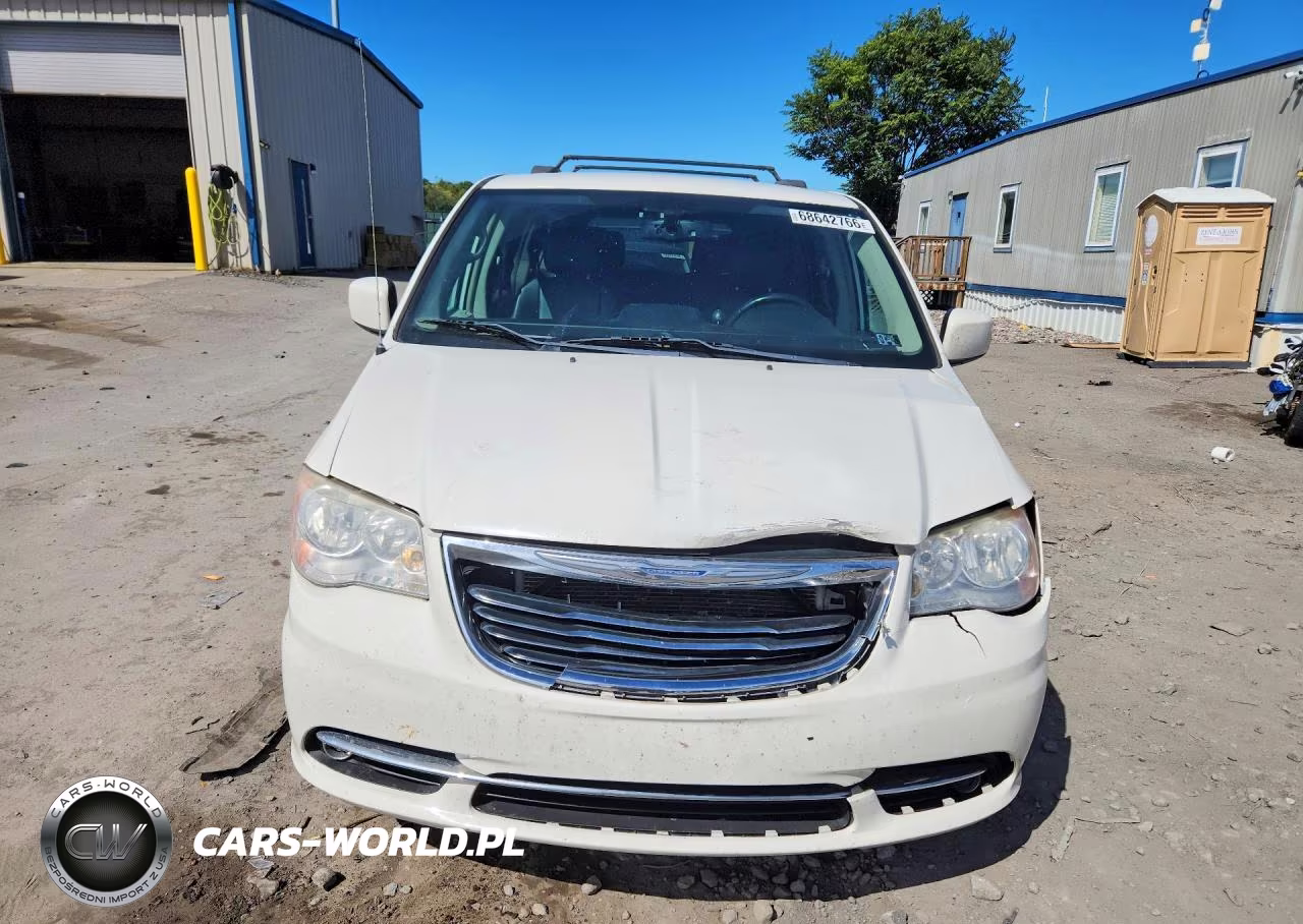 2013 Chrysler Town & Country Touring VIN:2C4RC1BG4DR663680 - 5