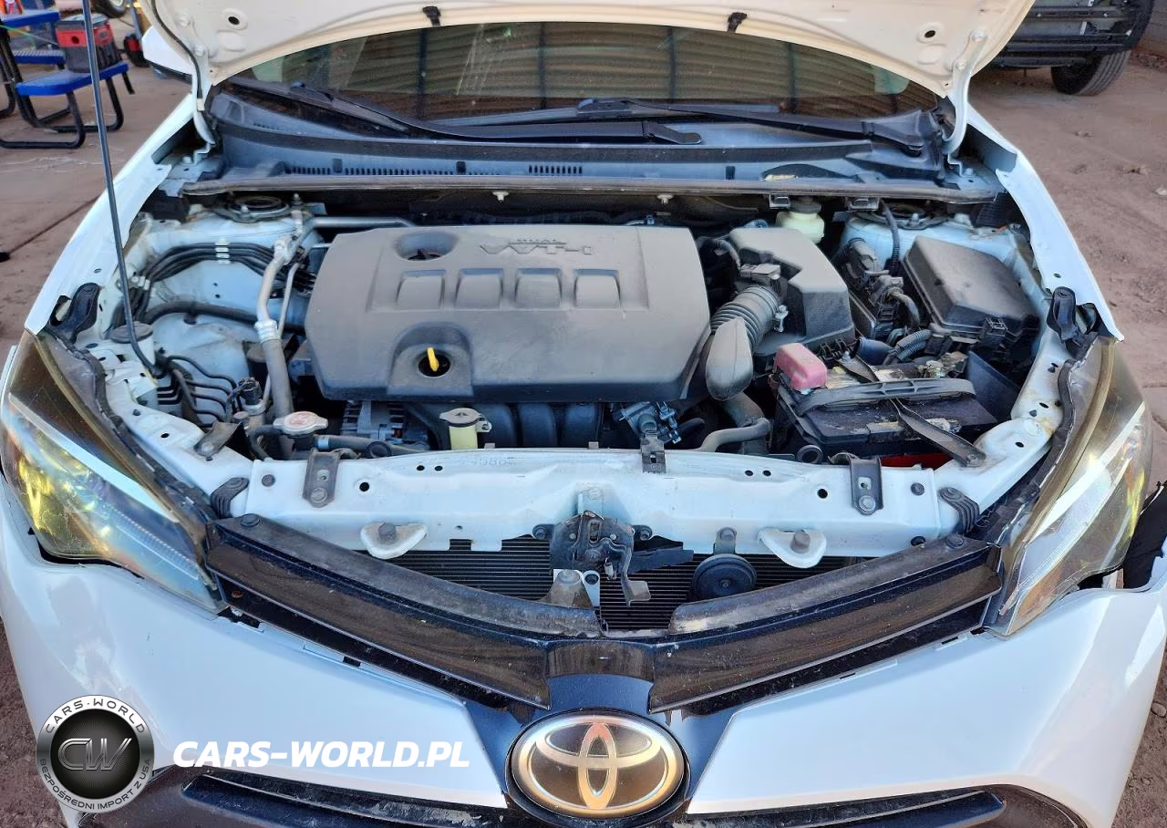 2017 Toyota Corolla Le VIN:2T1BURHE5HC943939 - 11