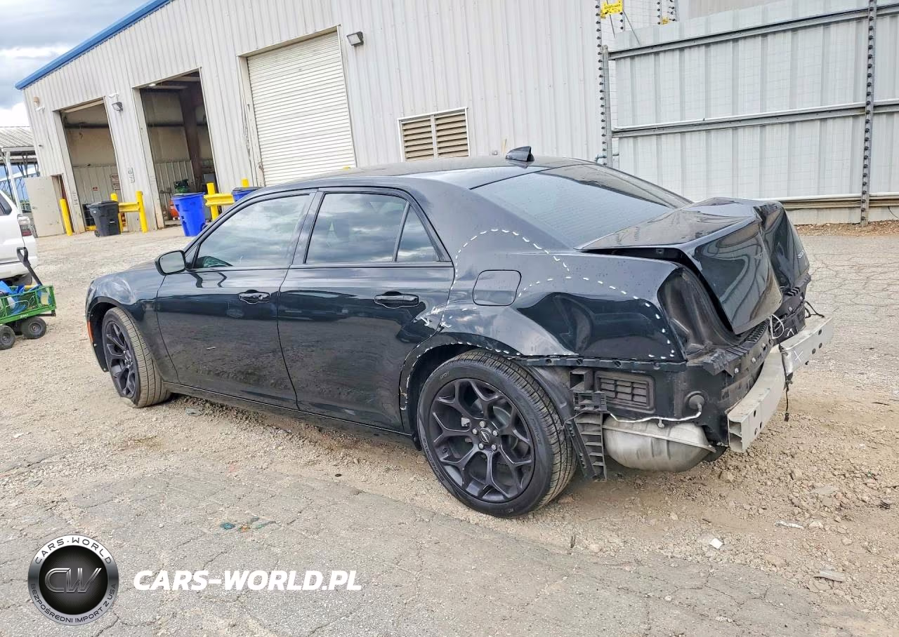 2019 Chrysler 300 Touring VIN:2C3CCAAG0KH746103 - 2