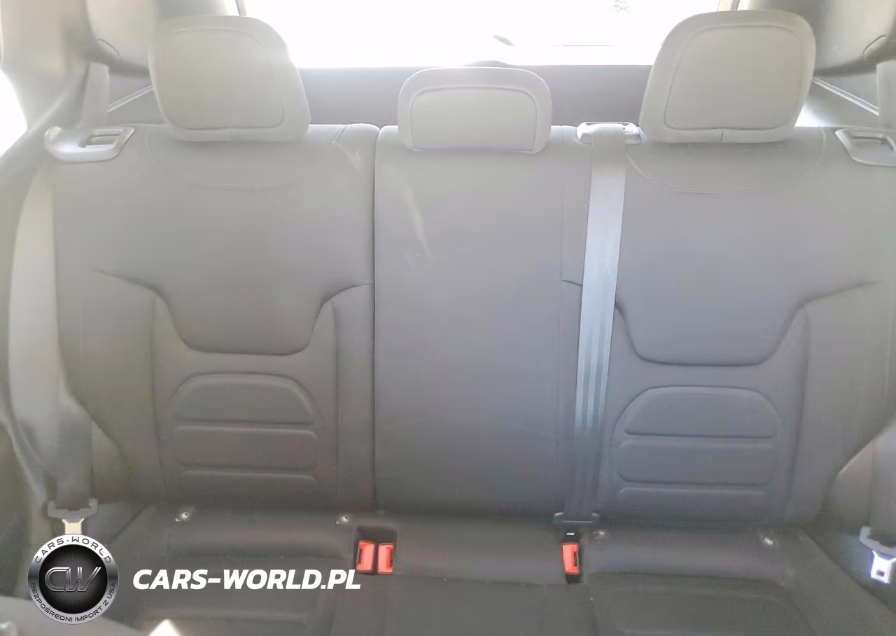 2018 Jeep Renegade Latitude VIN:ZACCJBBBXJPH60999 - 10