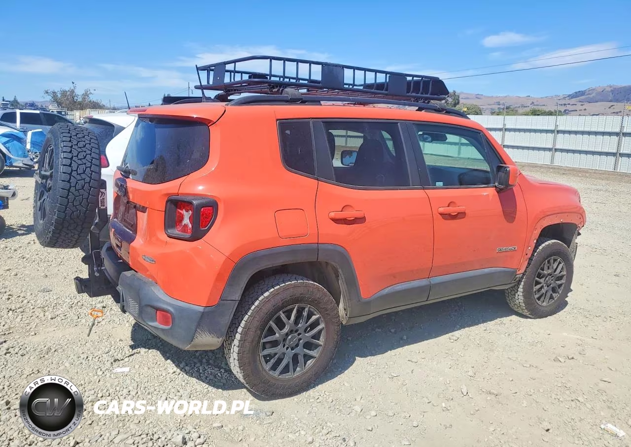 2018 Jeep Renegade Latitude VIN:ZACCJBBBXJPH60999 - 3
