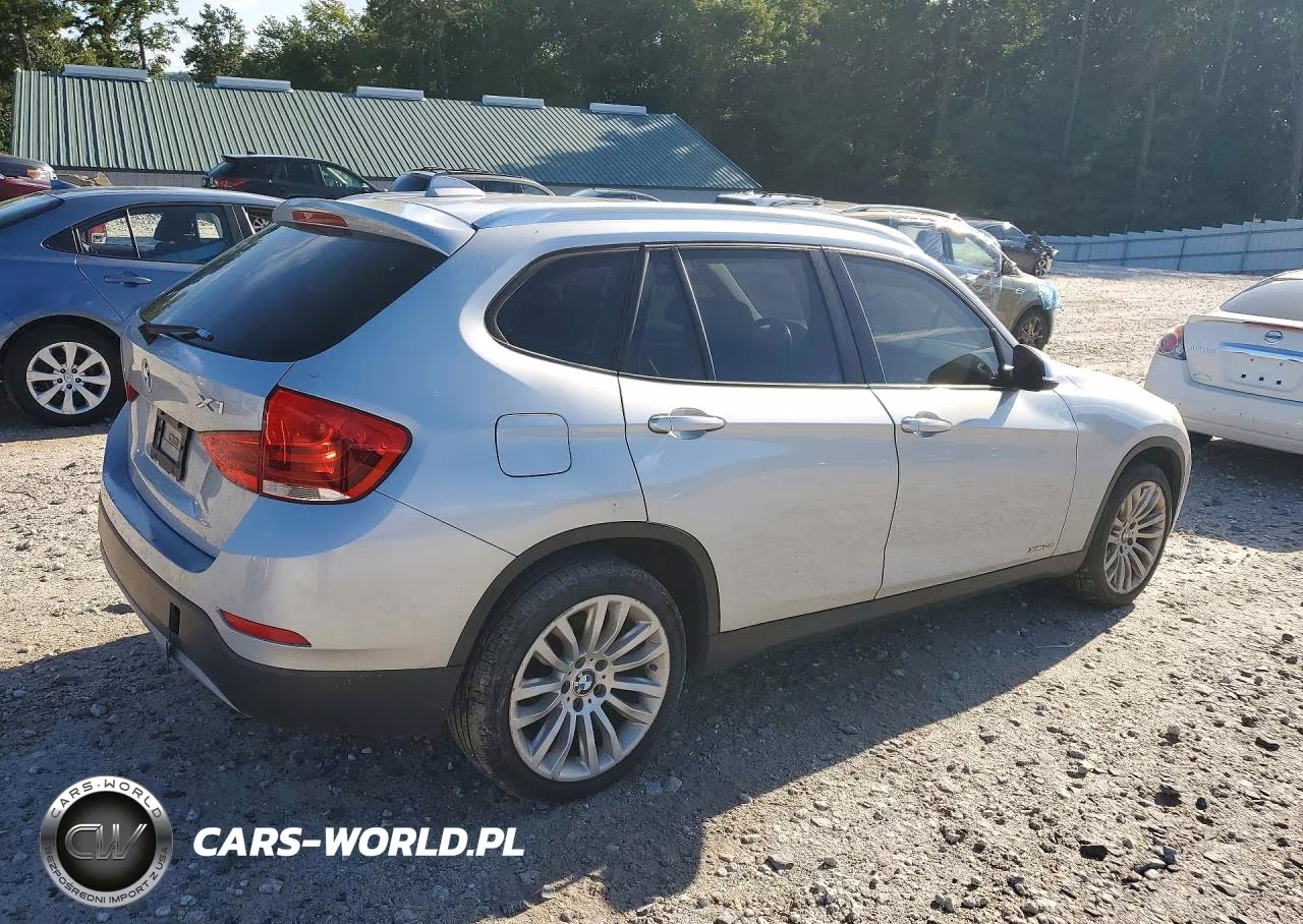2014 BMW X1 xDrive28I VIN:WBAVL1C56EVY24053 - 3