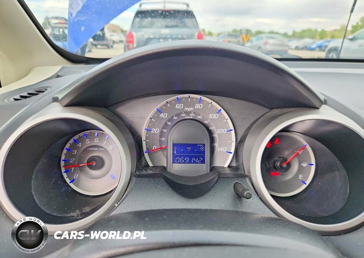 2012 Honda Fit VIN:JHMGE8H35CC040542 - 9