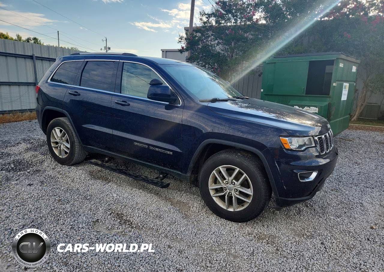 2017 Jeep Grand Cherokee Laredo VIN:1C4RJEAG2HC638127 - 4