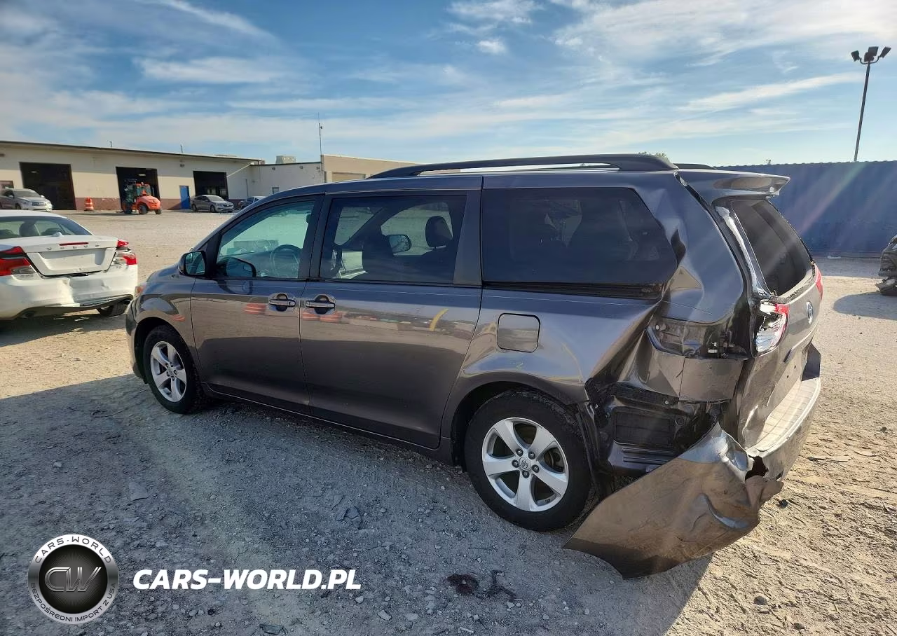 2017 Toyota Sienna VIN:5TDKZ3DC2HS807469 - 2
