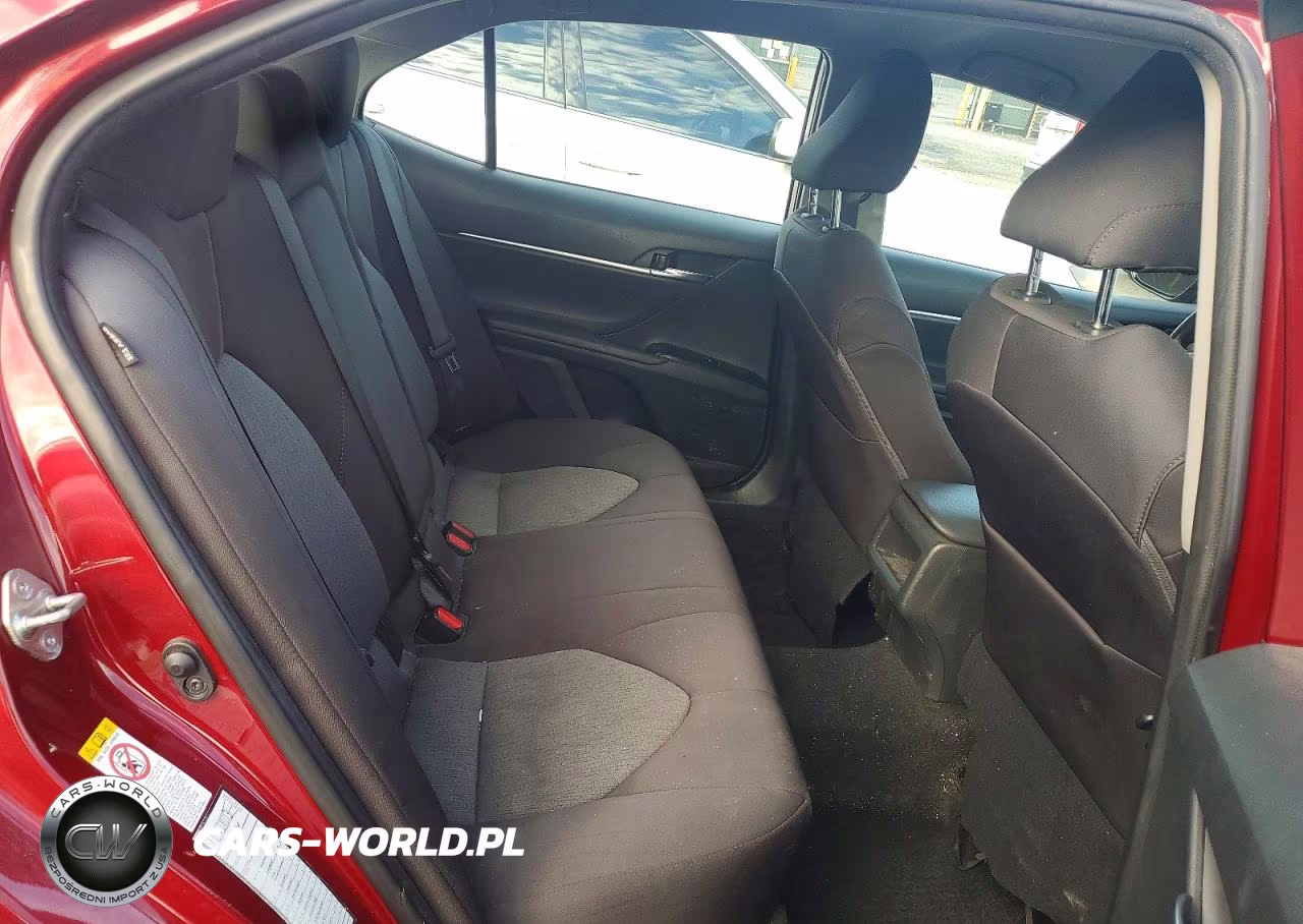 2019 Toyota Camry Le VIN:4T1B11HK4KU684396 - 10