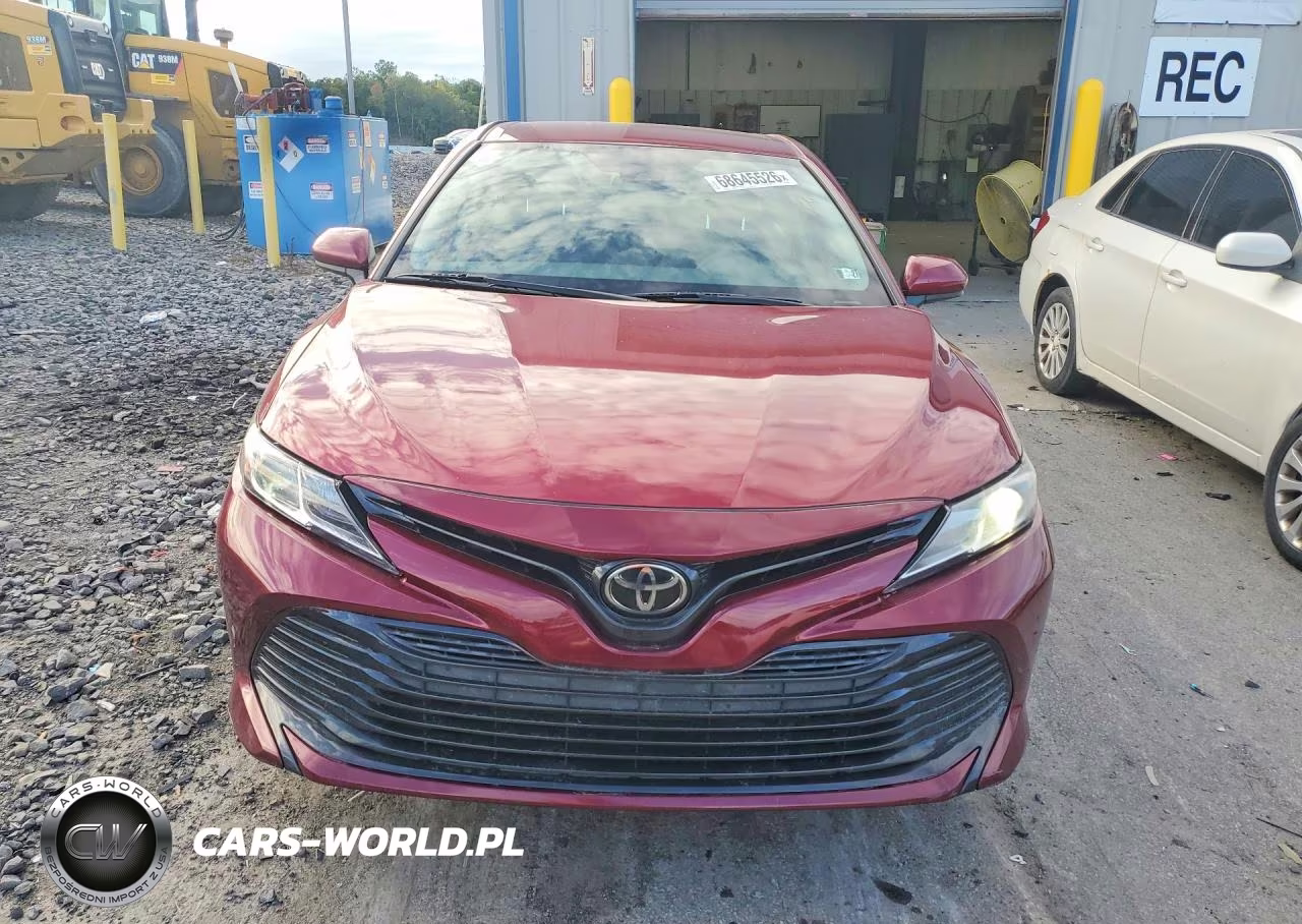 2019 Toyota Camry Le VIN:4T1B11HK4KU684396 - 5