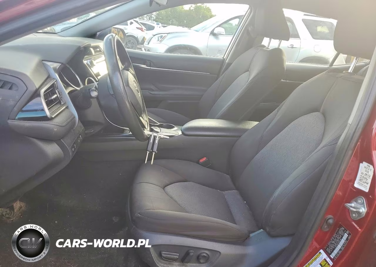 2019 Toyota Camry Le VIN:4T1B11HK4KU684396 - 7