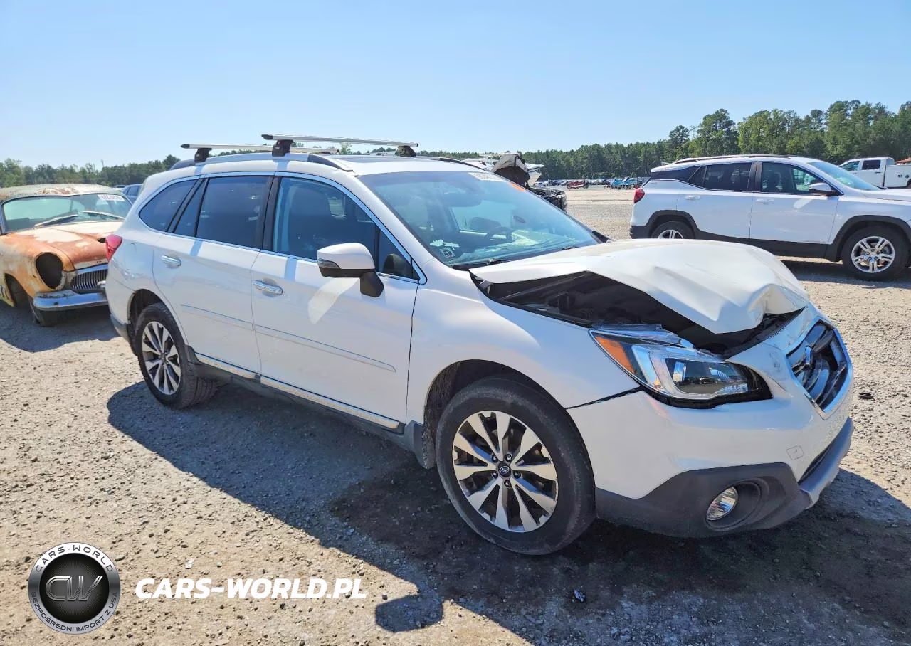 2017 Subaru Outback Touring VIN:4S4BSETCXH3404810 - 4