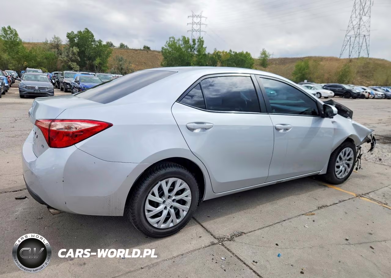 2017 Toyota Corolla Le VIN:2T1BURHE7HC752104 - 3