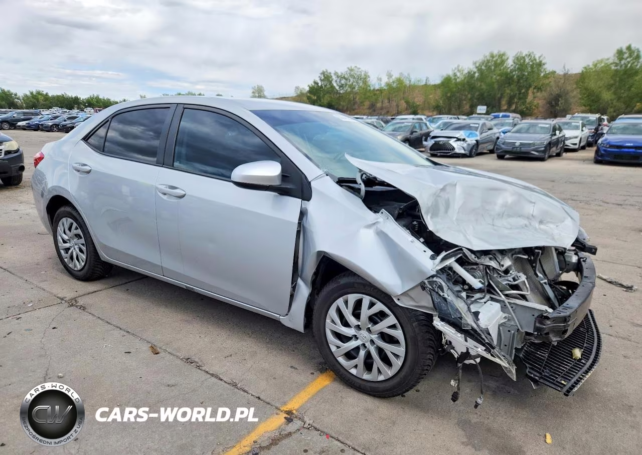 2017 Toyota Corolla Le VIN:2T1BURHE7HC752104 - 4