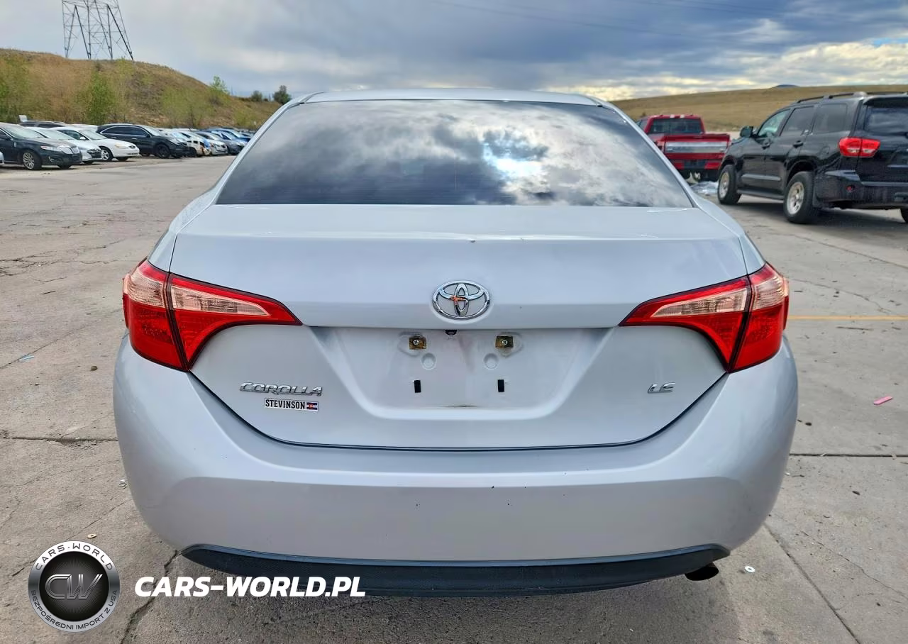 2017 Toyota Corolla Le VIN:2T1BURHE7HC752104 - 6