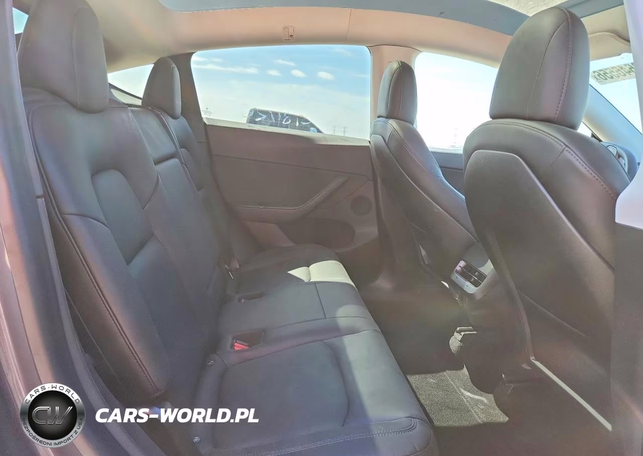 2020 Tesla Model Y VIN:5YJYGDEE0LF042071 - 11