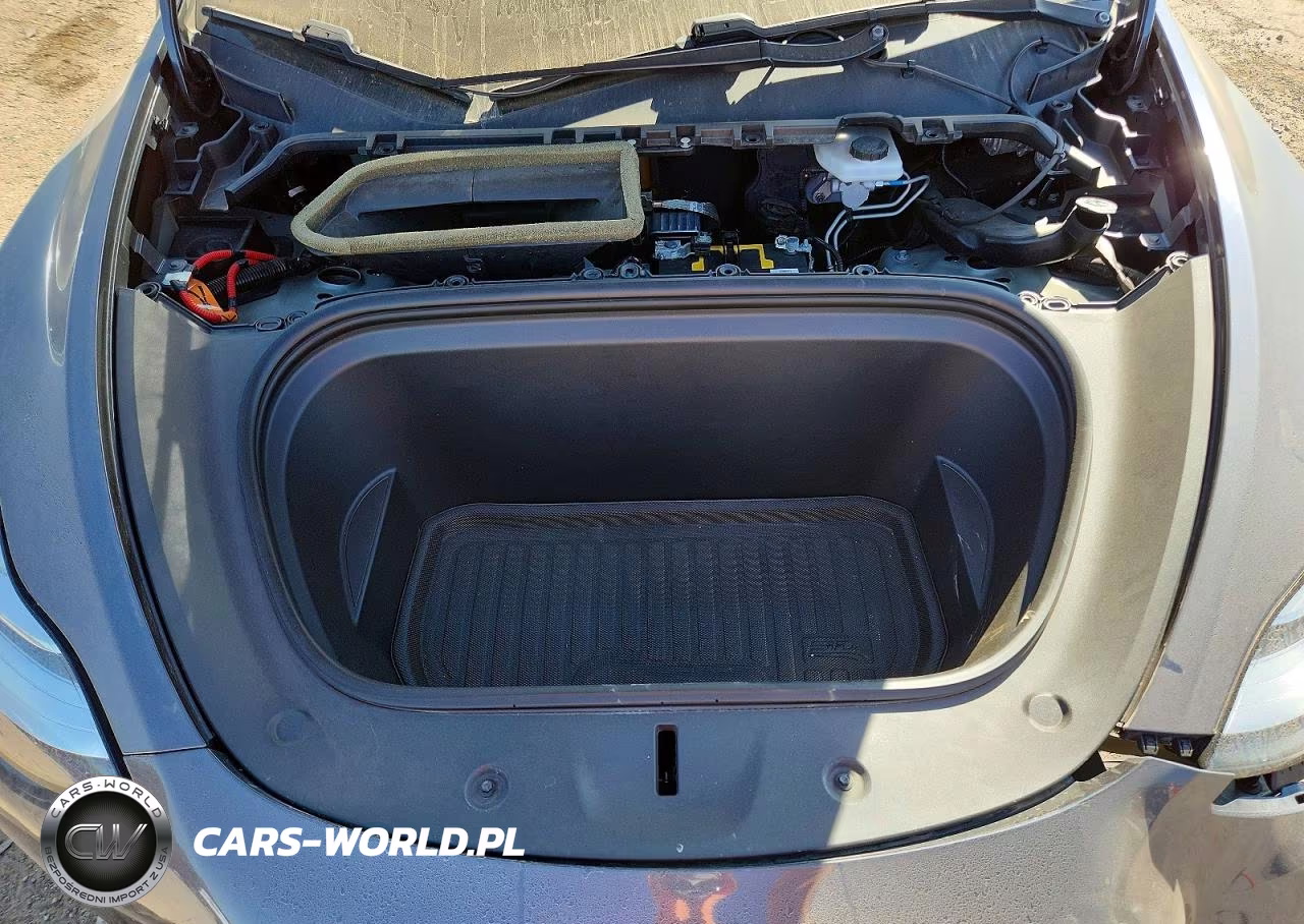 2020 Tesla Model Y VIN:5YJYGDEE0LF042071 - 12
