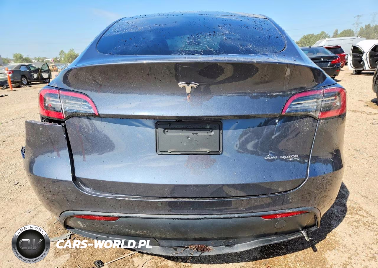 2020 Tesla Model Y VIN:5YJYGDEE0LF042071 - 6
