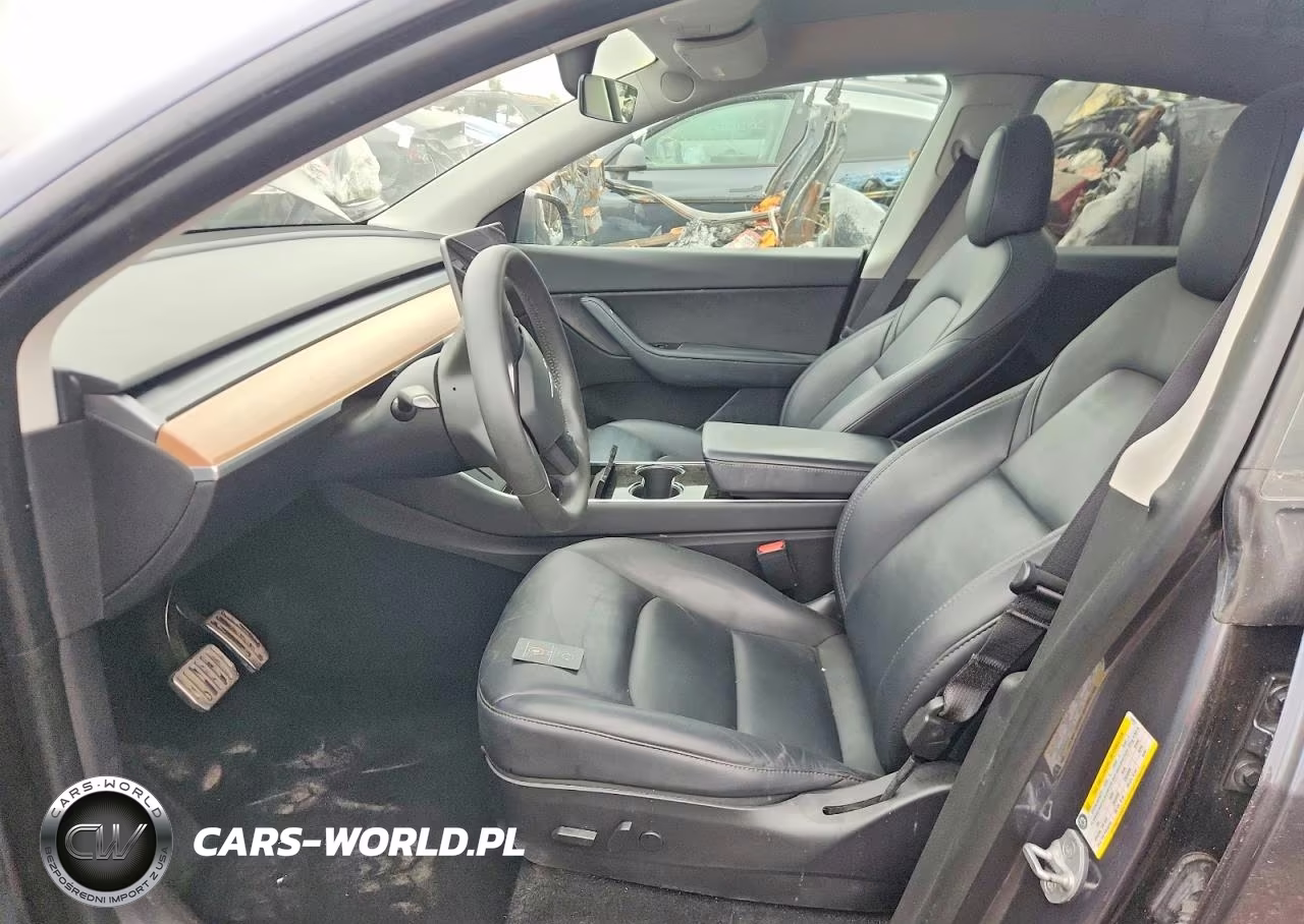 2020 Tesla Model Y VIN:5YJYGDEE0LF042071 - 7