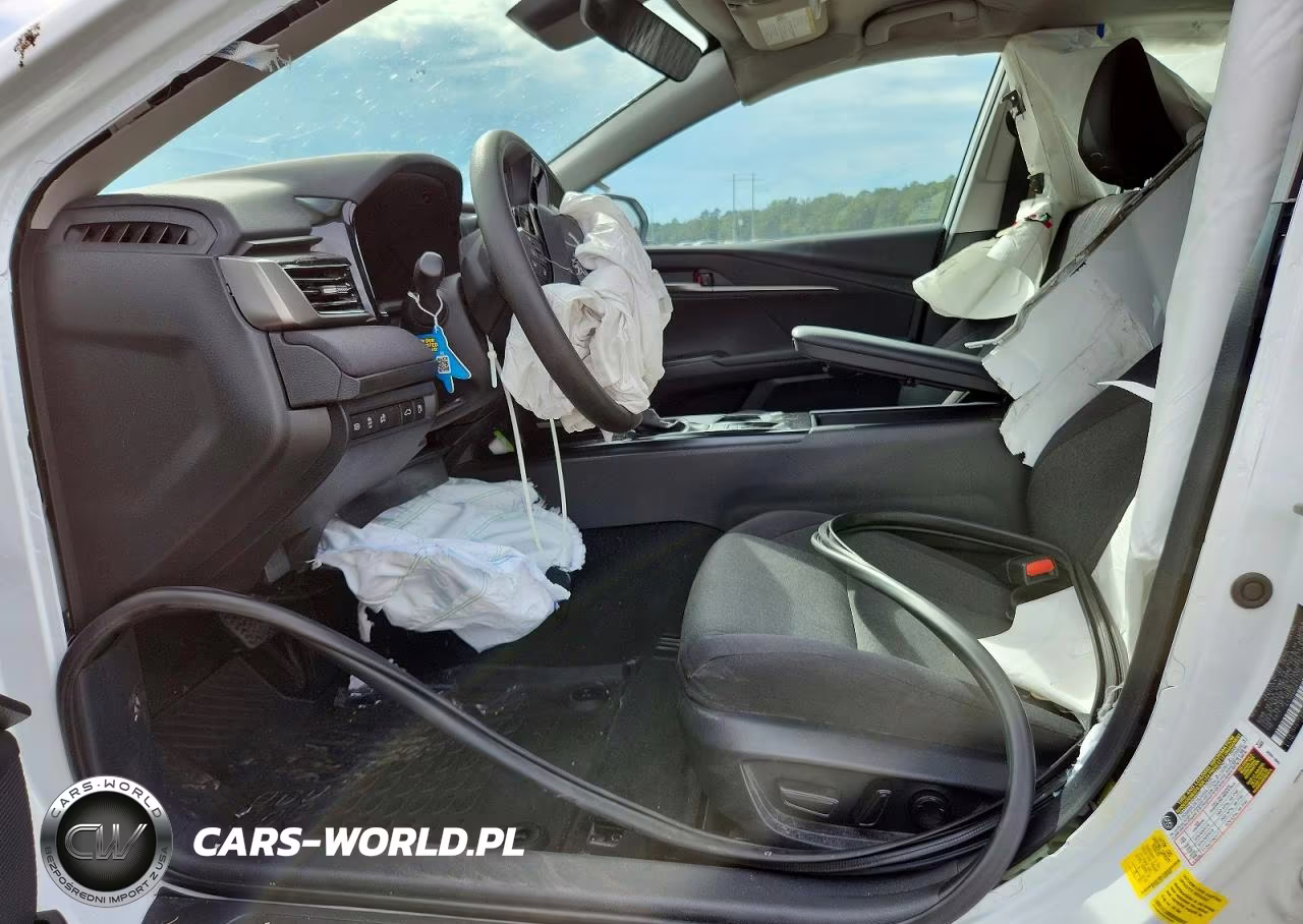 2025 Toyota Camry Le VIN:4T1DAACK7SU201693 - 7