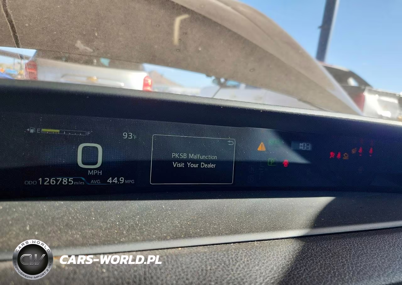 2022 Toyota Prius Le VIN:JTDKAMFU3N3166879 - 9
