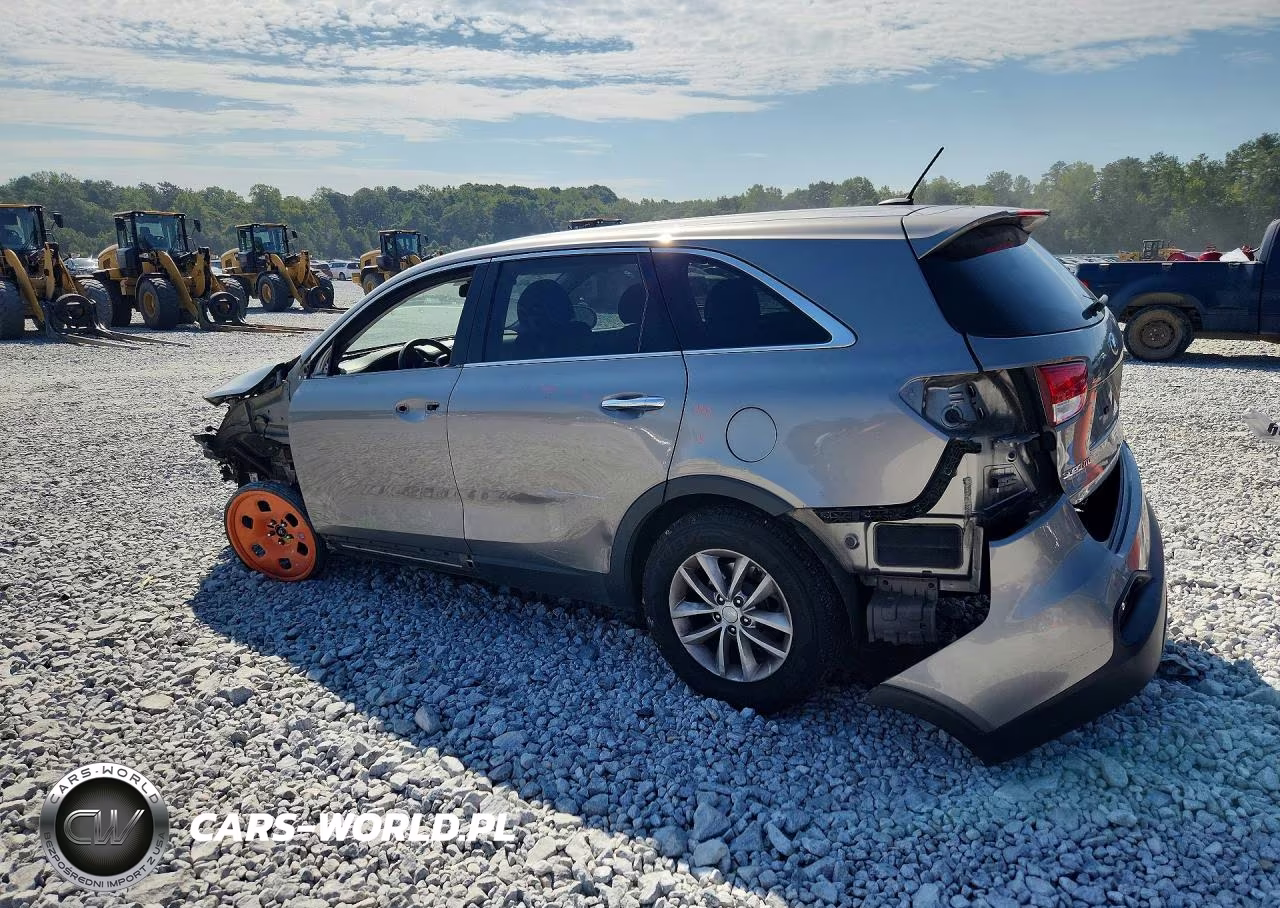2018 Kia Sorento L VIN:5XYPG4A30JG418547 - 2