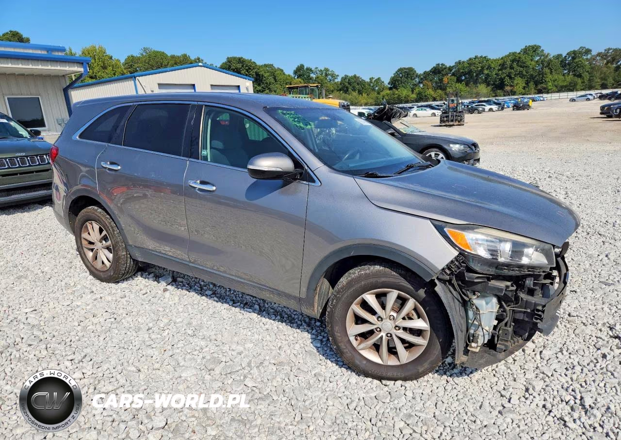 2018 Kia Sorento L VIN:5XYPG4A30JG418547 - 4