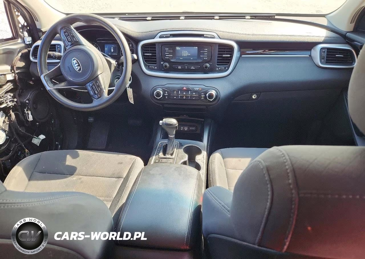 2018 Kia Sorento L VIN:5XYPG4A30JG418547 - 8