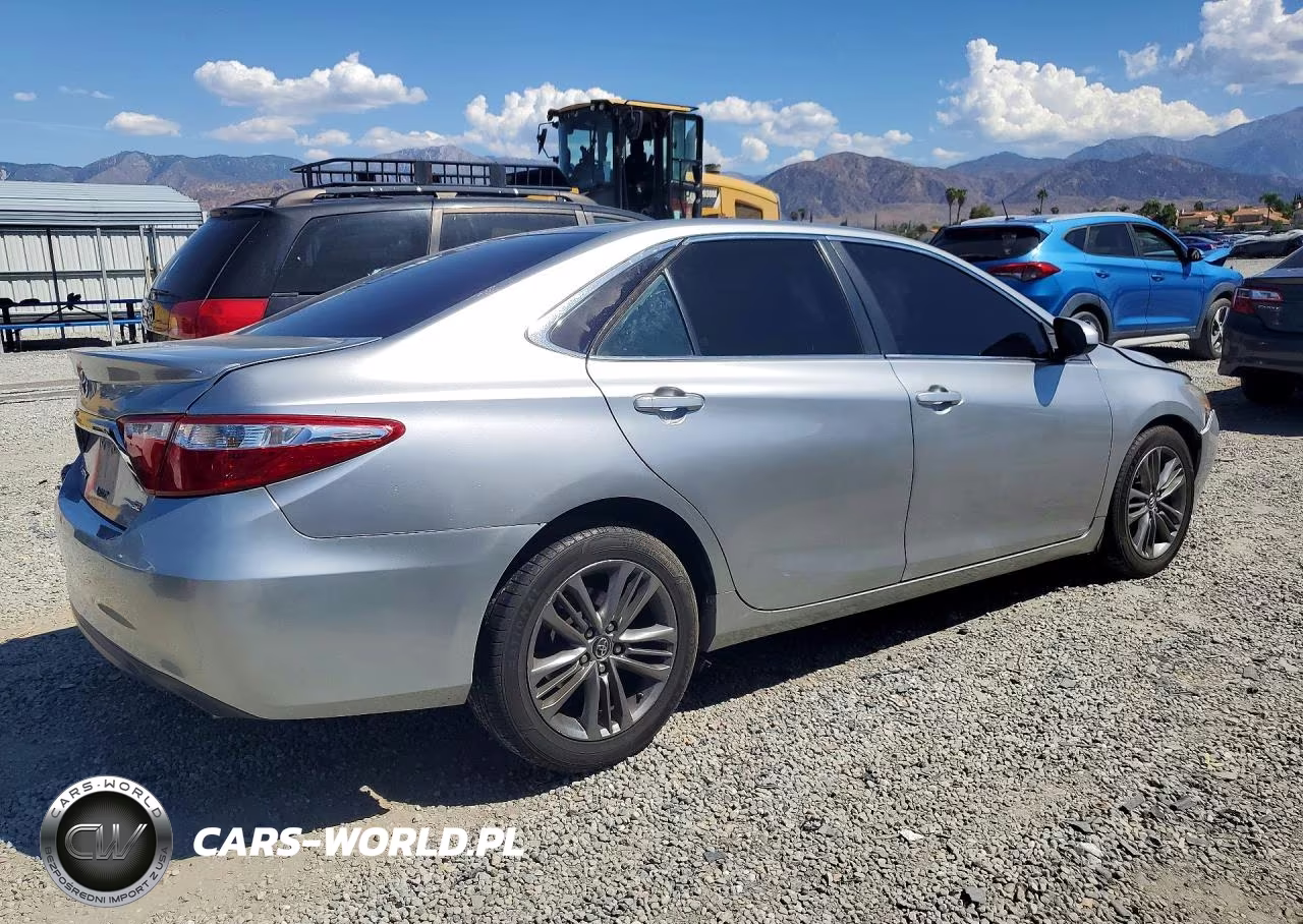 2017 Toyota Camry Se VIN:4T1BF1FK5HU744506 - 3