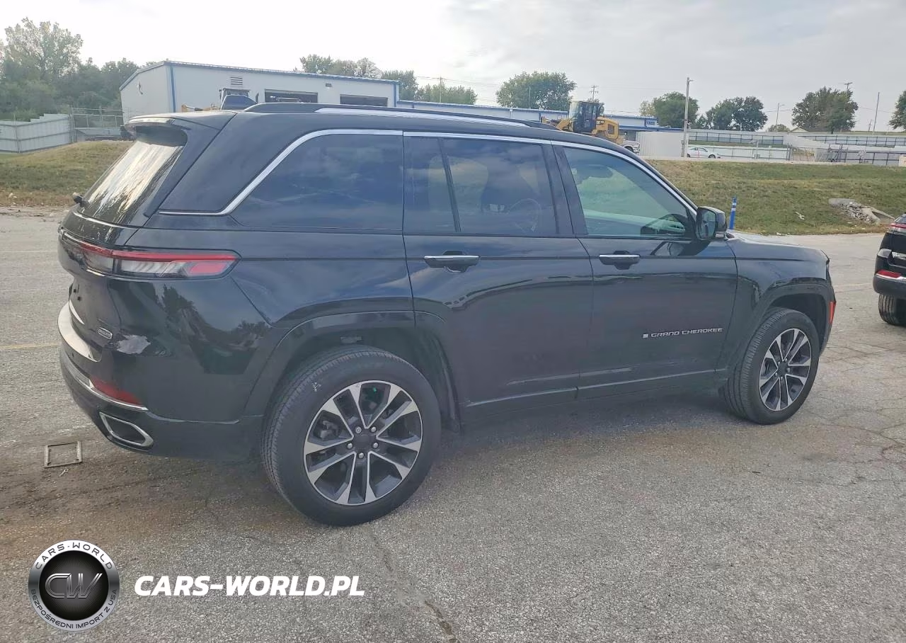 2023 Jeep Grand Cherokee Overland VIN:1C4RJHDG5PC506510 - 3