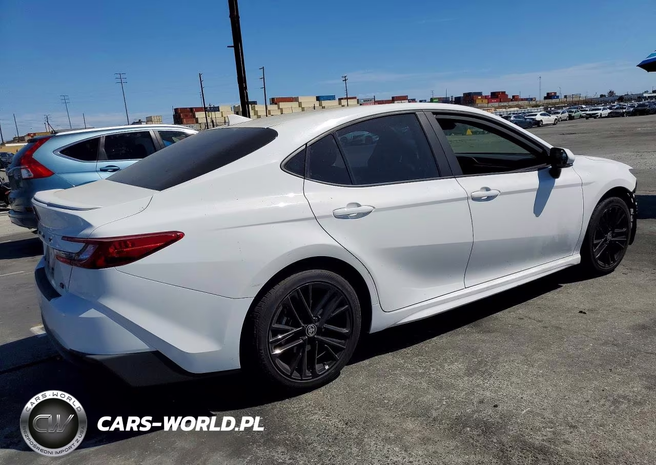 2025 Toyota Camry Se VIN:4T1DAACK9SU006047 - 3