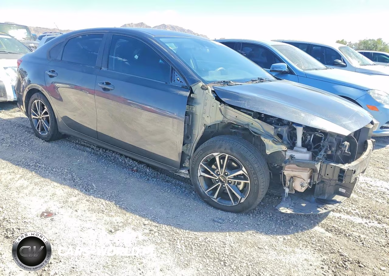 2022 Kia Forte Lxs VIN:3KPF24AD0NE483632 - 4
