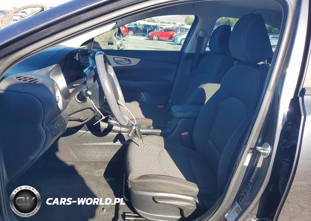 2022 Kia Forte Lxs VIN:3KPF24AD0NE483632 - 7