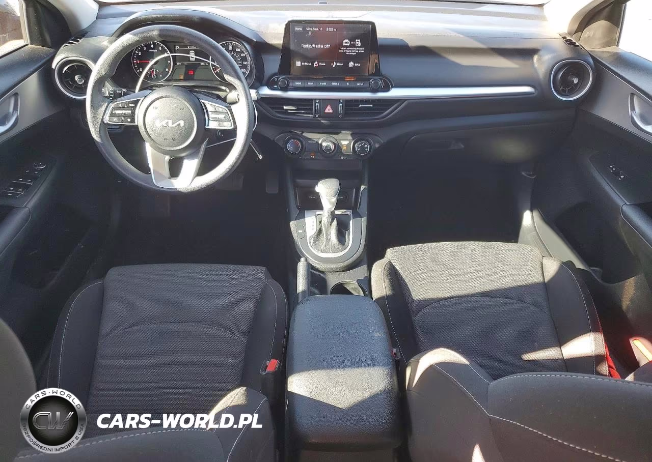 2022 Kia Forte Lxs VIN:3KPF24AD0NE483632 - 8