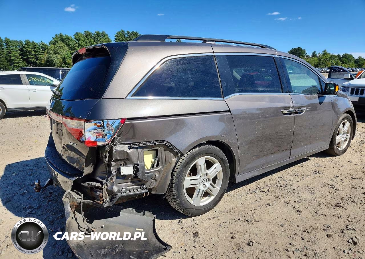 2012 Honda Odyssey Touring VIN:5FNRL5H97CB040564 - 3