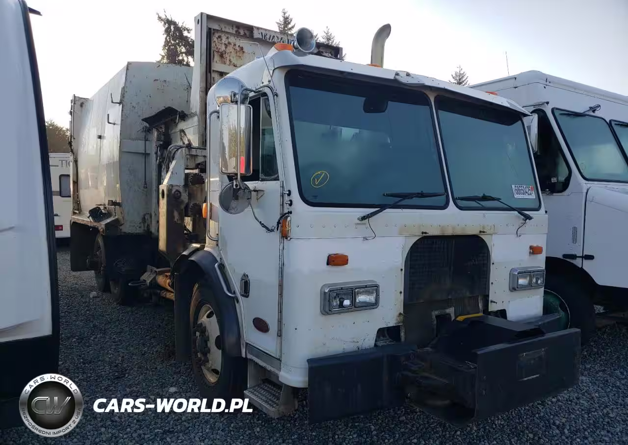 2007 Pntw Refuse Truck