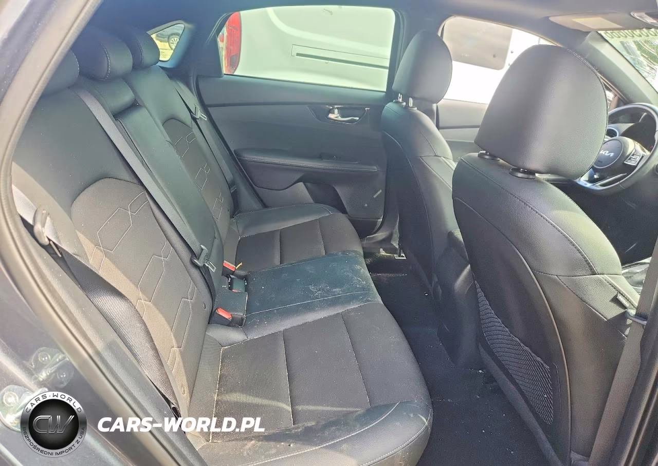 2023 Kia Forte Gt Line VIN:3KPF54AD8PE615093 - 10