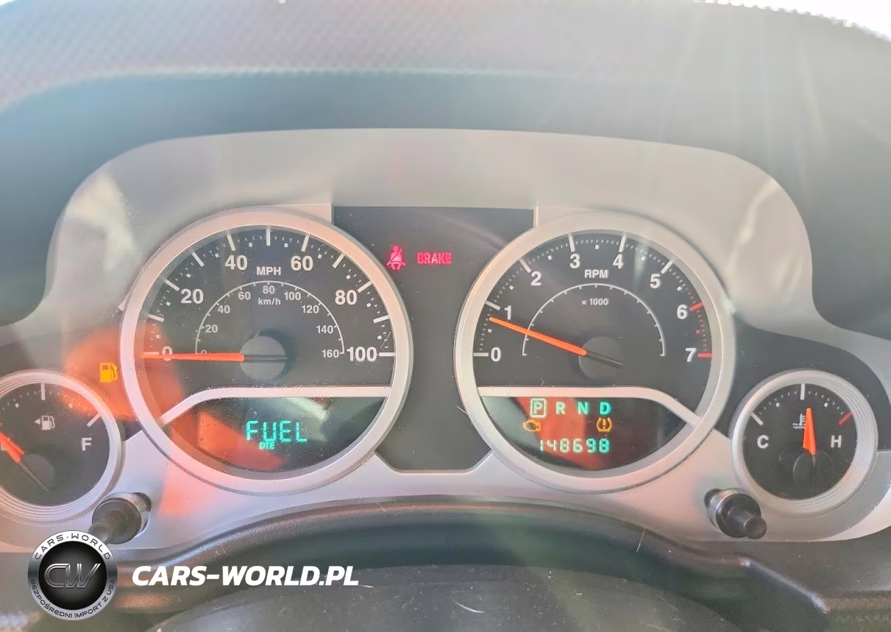 2009 Jeep Wrangler Unlimited Sahara VIN:1J4GA59159L772763 - 9