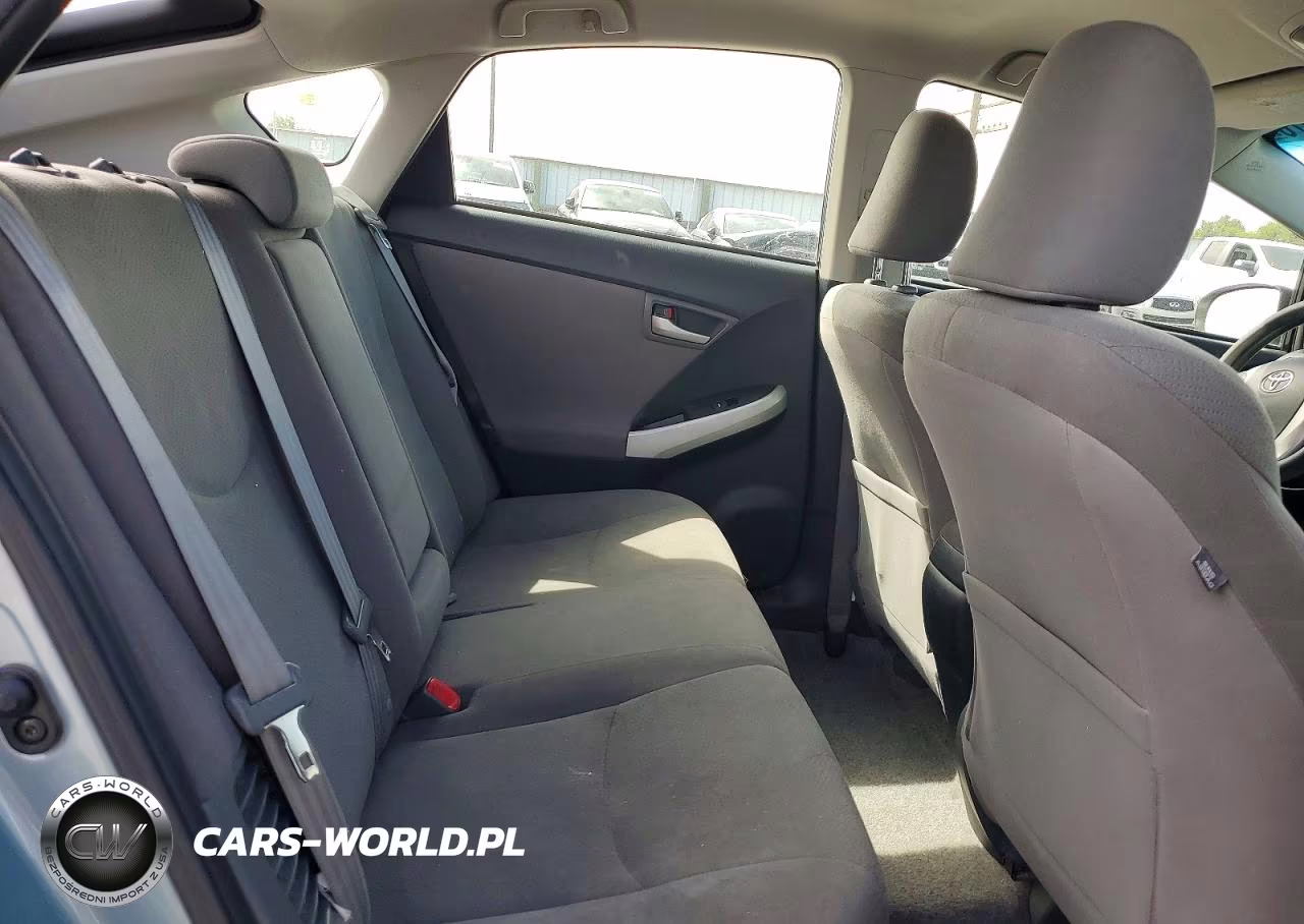 2013 Toyota Prius Three VIN:JTDKN3DU0D1701582 - 10