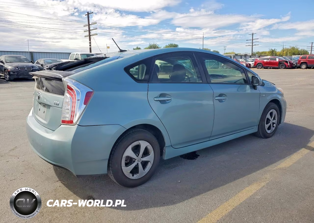 2013 Toyota Prius Three VIN:JTDKN3DU0D1701582 - 3