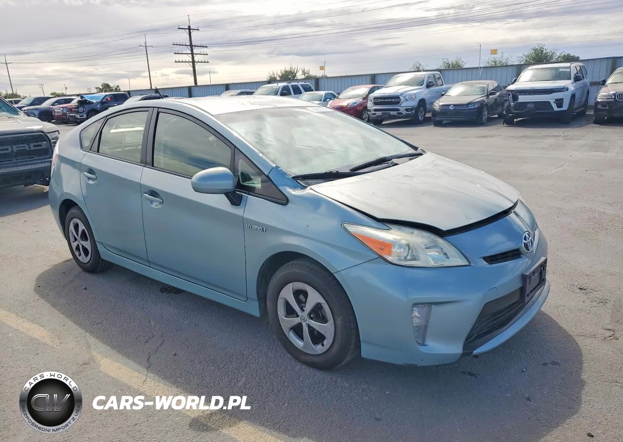 2013 Toyota Prius Three VIN:JTDKN3DU0D1701582 - 4