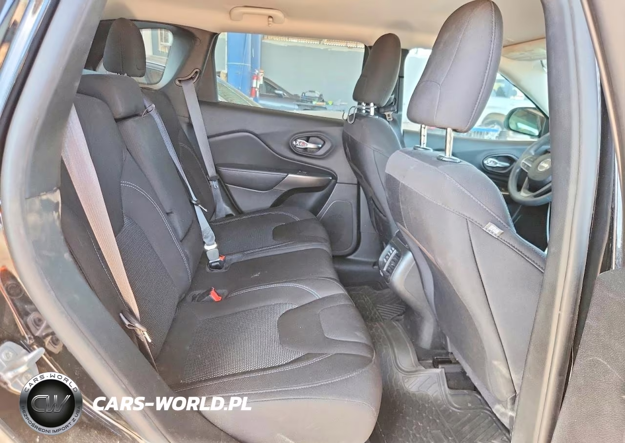 2019 Jeep Cherokee Latitude VIN:1C4PJLCB9KD475037 - 11