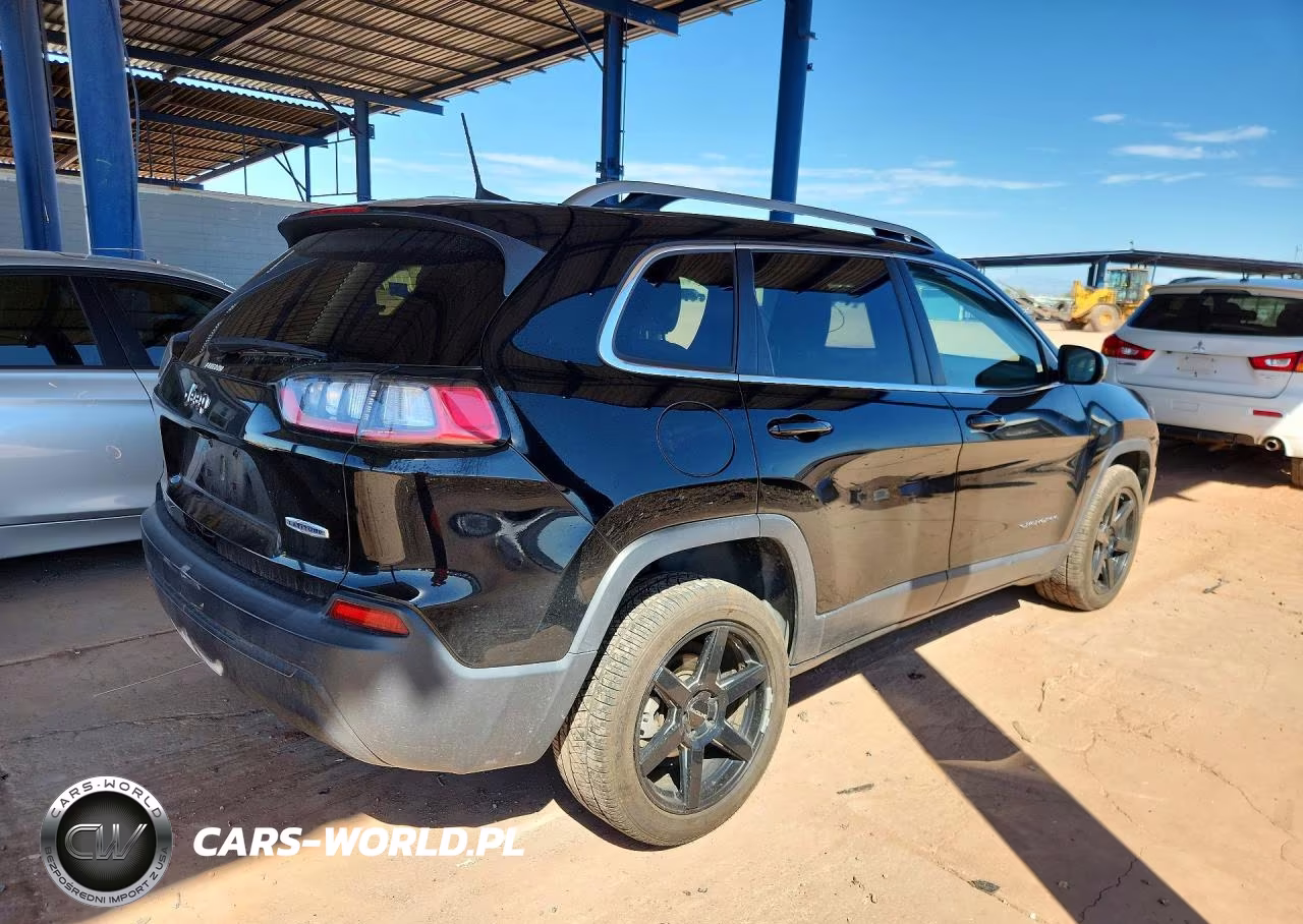 2019 Jeep Cherokee Latitude VIN:1C4PJLCB9KD475037 - 3