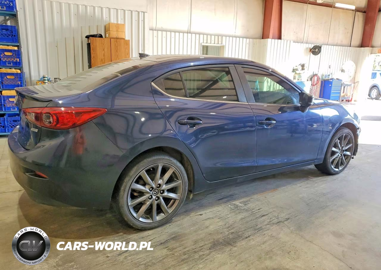 2018 Mazda 3 Touring VIN:3MZBN1V30JM266844 - 3
