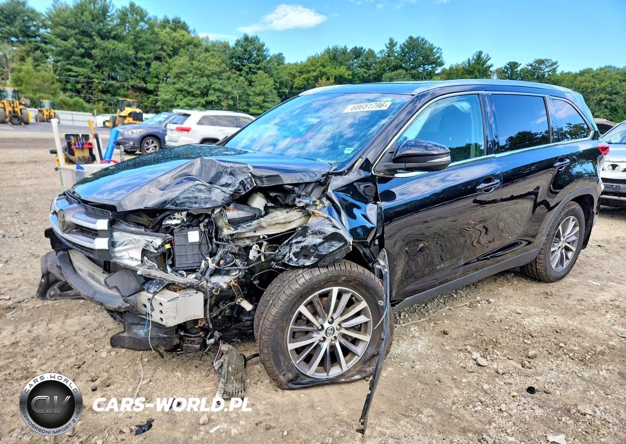 2019 Toyota Highlander Xle VIN:5TDJZRFH7KS922566 - 1