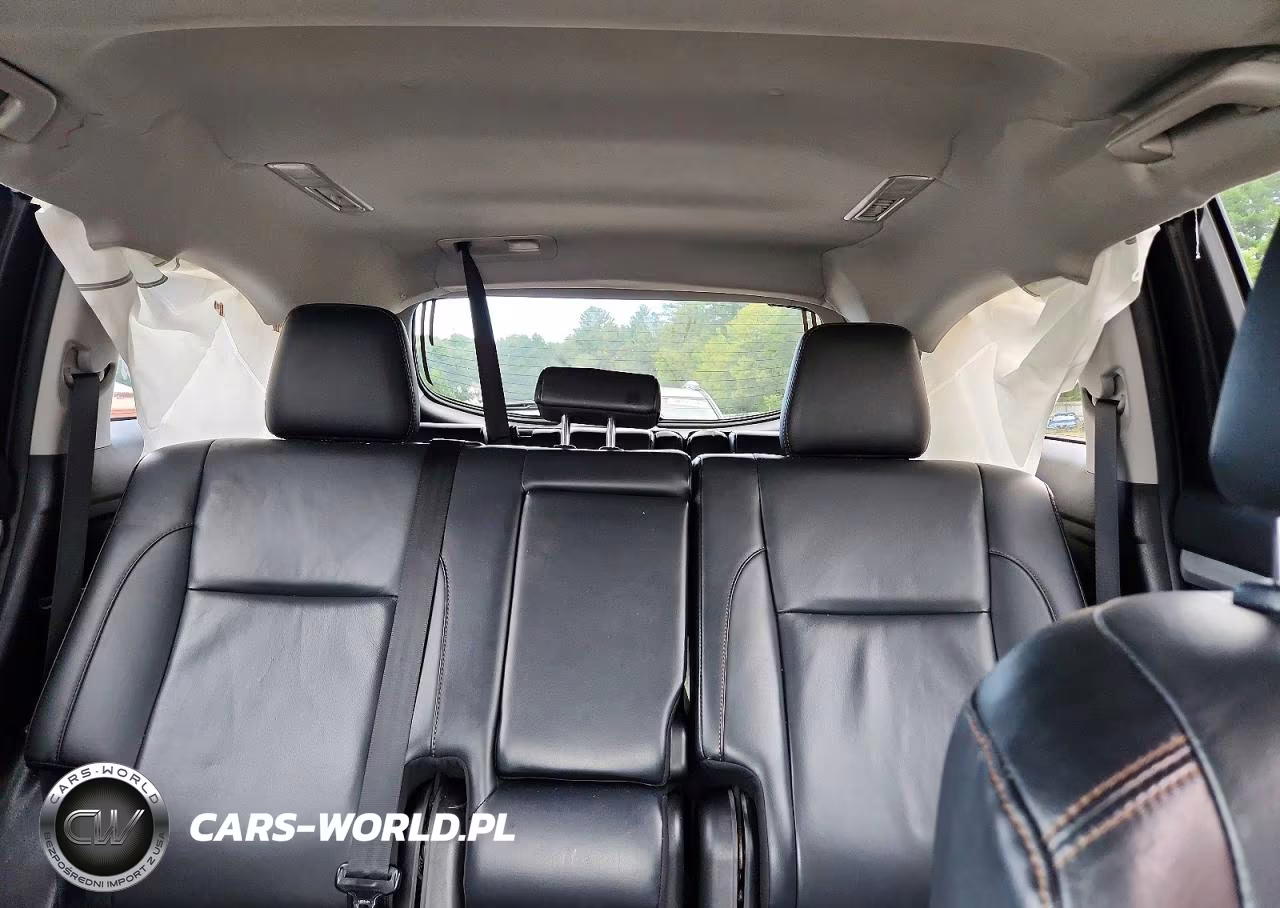 2019 Toyota Highlander Xle VIN:5TDJZRFH7KS922566 - 10