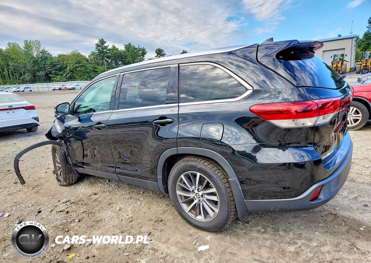 2019 Toyota Highlander Xle VIN:5TDJZRFH7KS922566 - 2