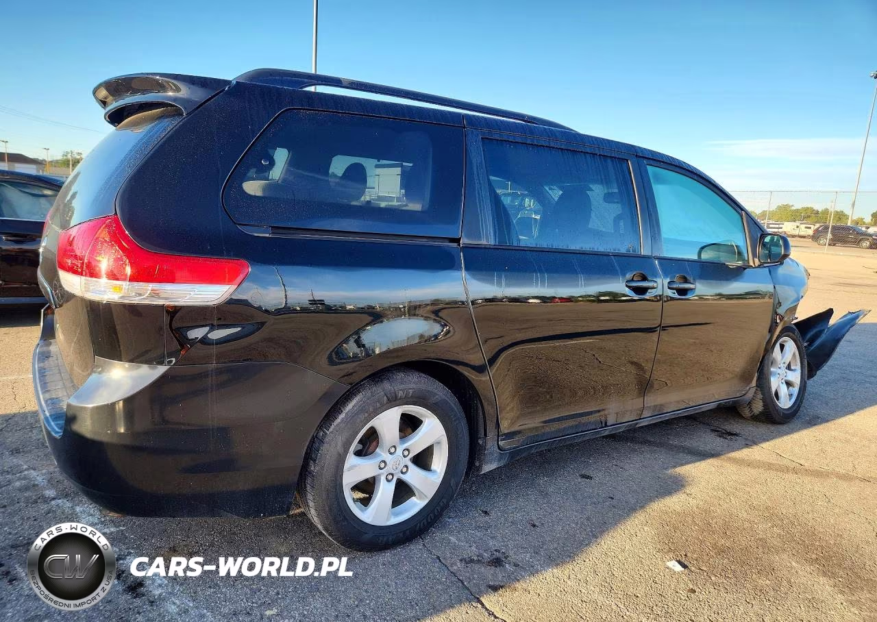 2011 Toyota Sienna Le VIN:5TDKK3DC6BS160750 - 3