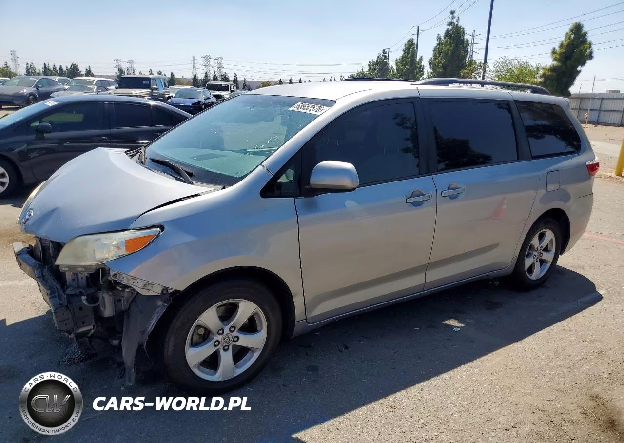 2017 Toyota Sienna Le VIN:5TDKZ3DC3HS894492 - 1