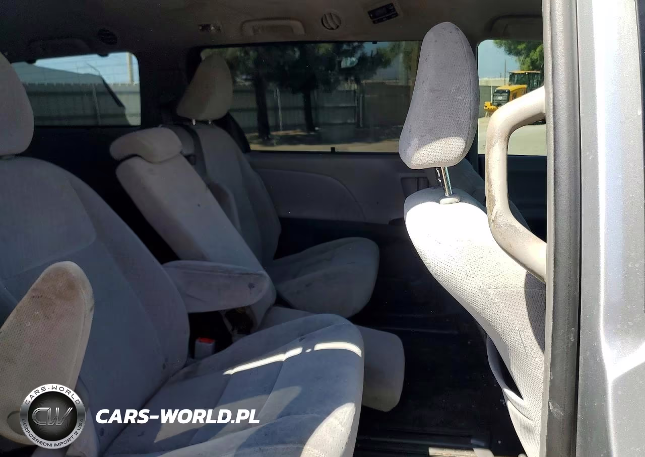 2017 Toyota Sienna Le VIN:5TDKZ3DC3HS894492 - 11