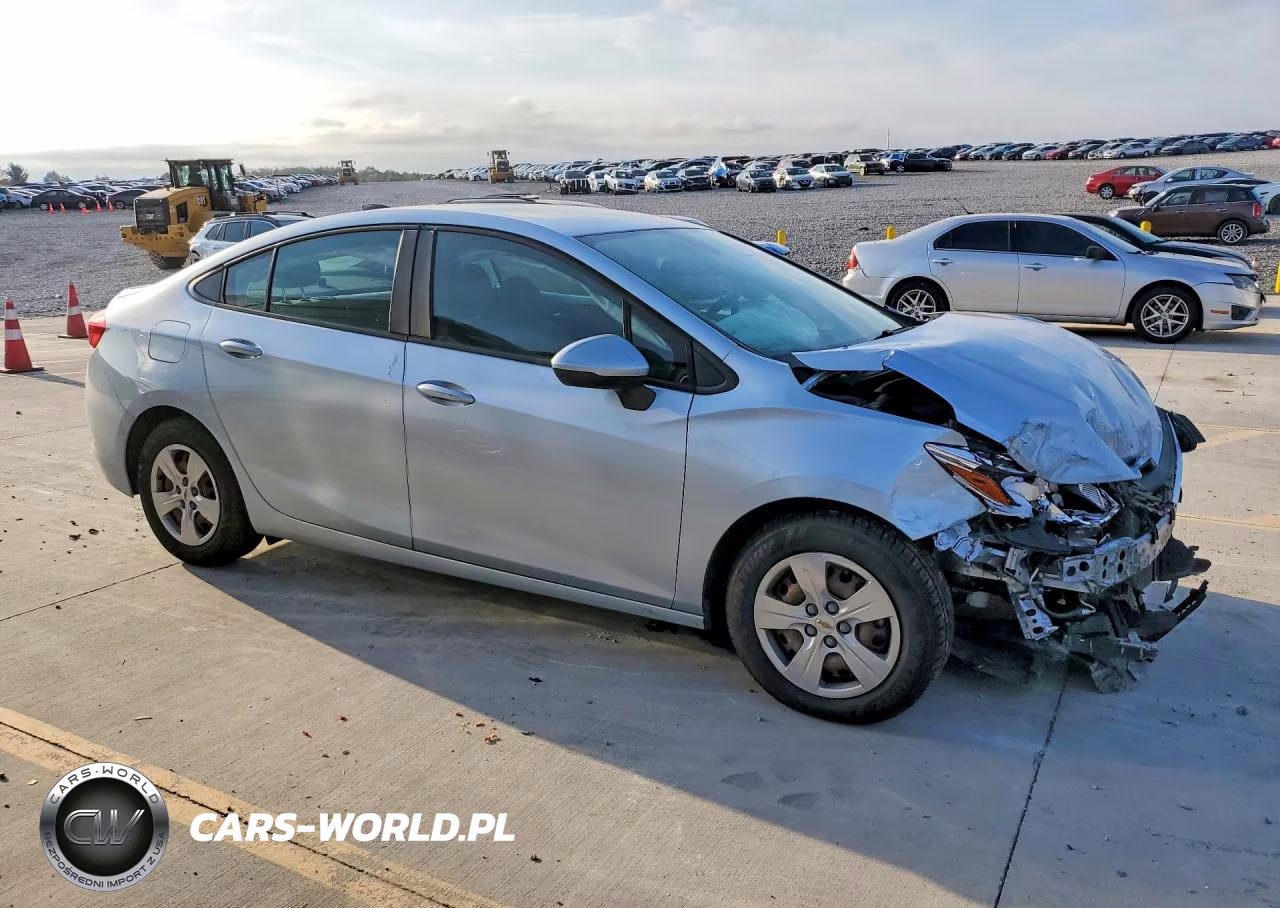 2018 Chevrolet Cruze Ls VIN:1G1BC5SM5J7206607 - 4